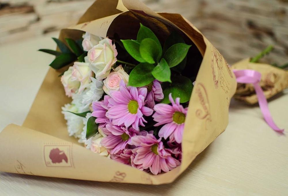 Букет цветов из: Розы и Хризантемы в Авангард