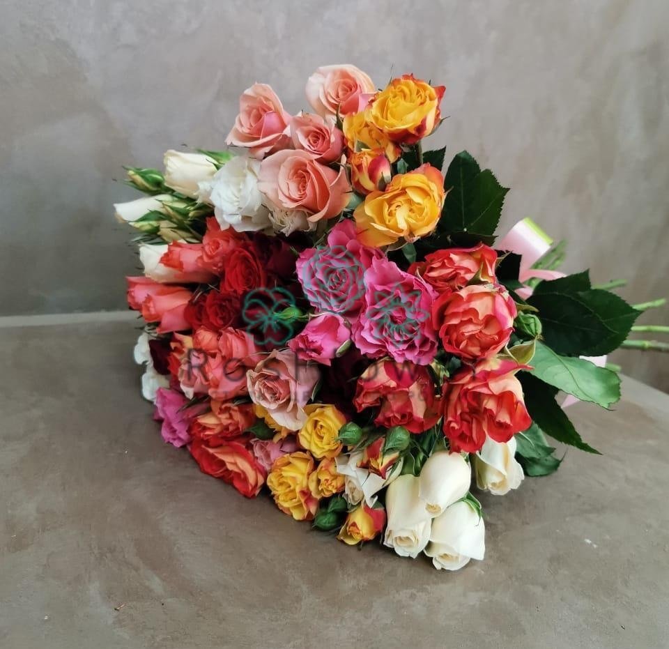 Букет цветов из: Розы в Авангард