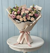 Букет цветов из:  Розы и Лизиантусы в Авангард