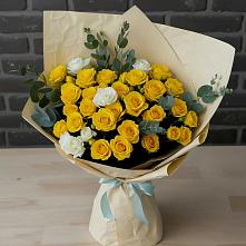 Букет цветов из:  Розы в Авангард