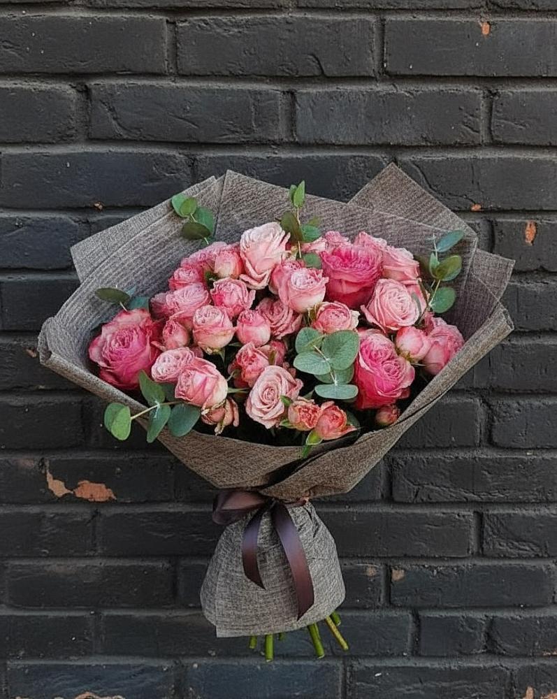 Букет цветов из: Розы в Авангард