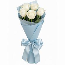Букет 5 Белых роз Проуд в Авангард