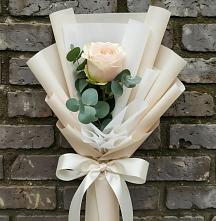 Букет цветов из:  Розы в Авангард