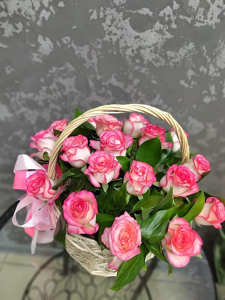 Цветочная композиция из Розы в корзине в Авангард