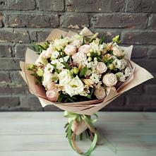 Букет цветов из:  Альстромерии, Розы и Хризантемы в Авангард