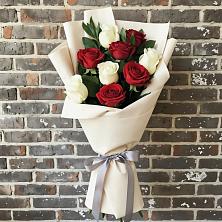 Букет цветов из:  Розы в Авангард