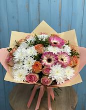 Букет цветов из:  Розы, Герберы и Хризантемы в Авангард