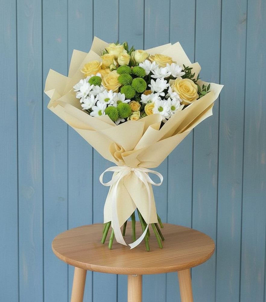 Букет цветов из: Хризантемы и Розы в Авангард