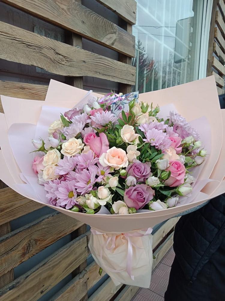 Букет цветов из: Розы и Хризантемы в Авангард