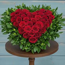 Цветочная композиция из Розы в виде сердца #REPLACE_PRED# Авангард