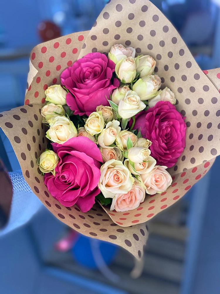 Букет цветов из: Розы в Авангард