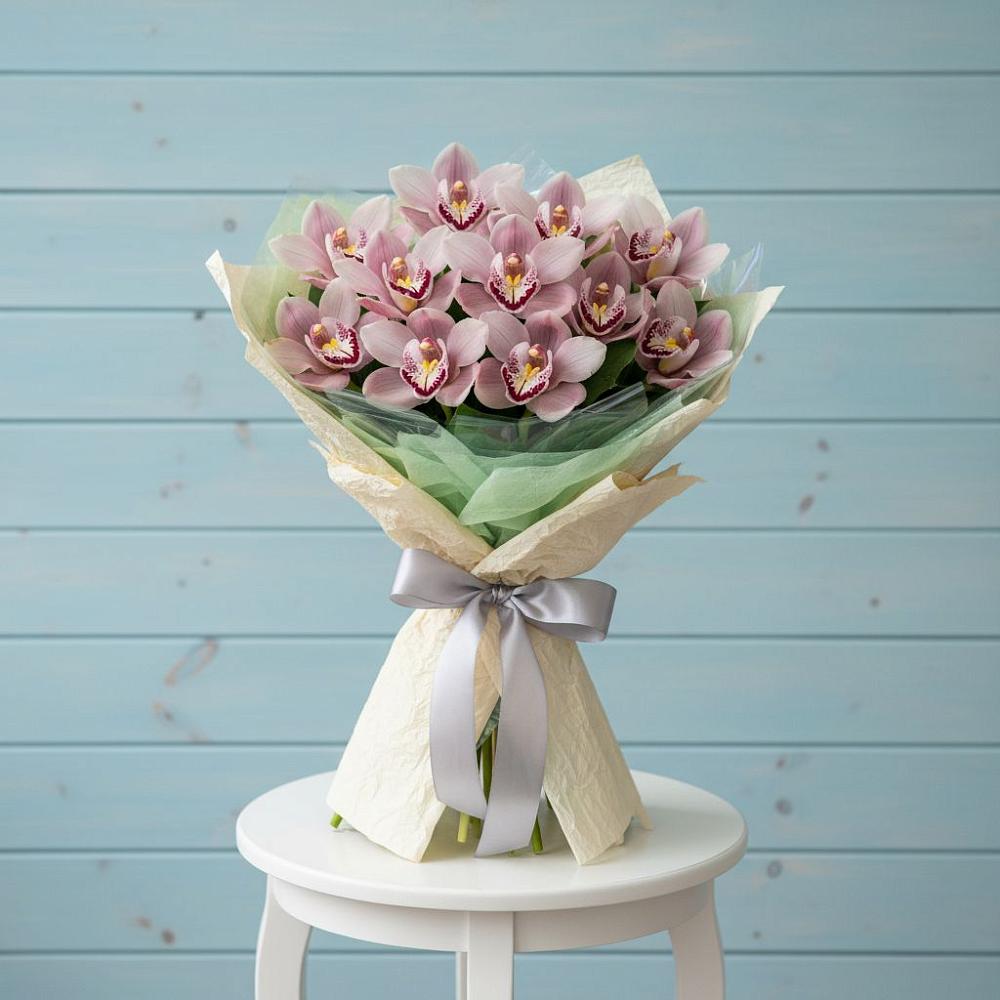 Букет цветов из: Орхидеи и Розы в Авангард