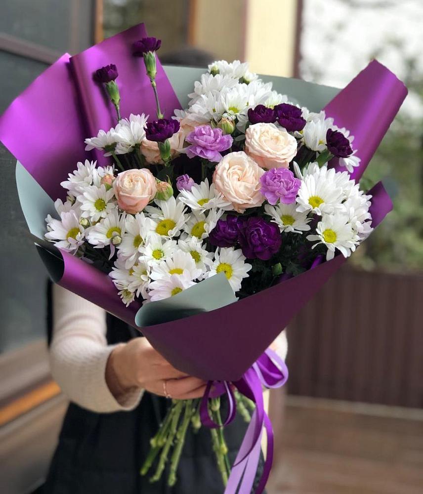 Букет цветов из: Хризантемы, Гвоздики и Розы в Авангард