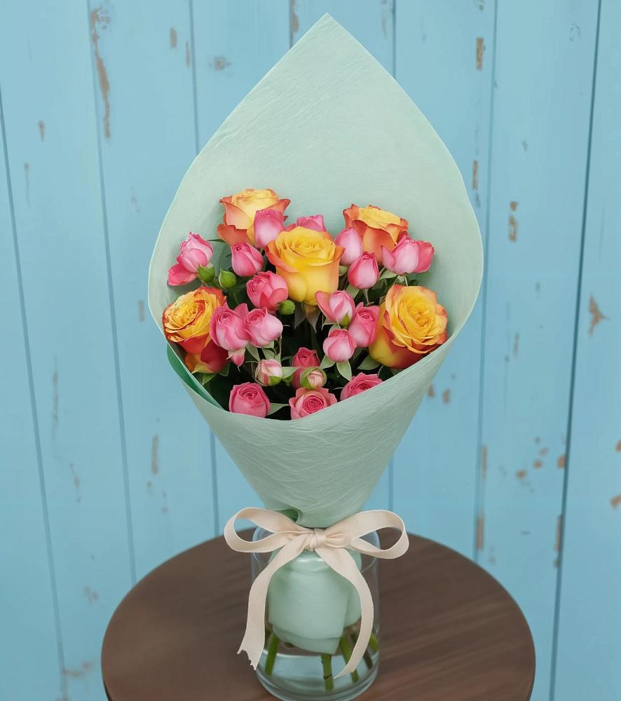 Букет цветов из: Розы в Авангард