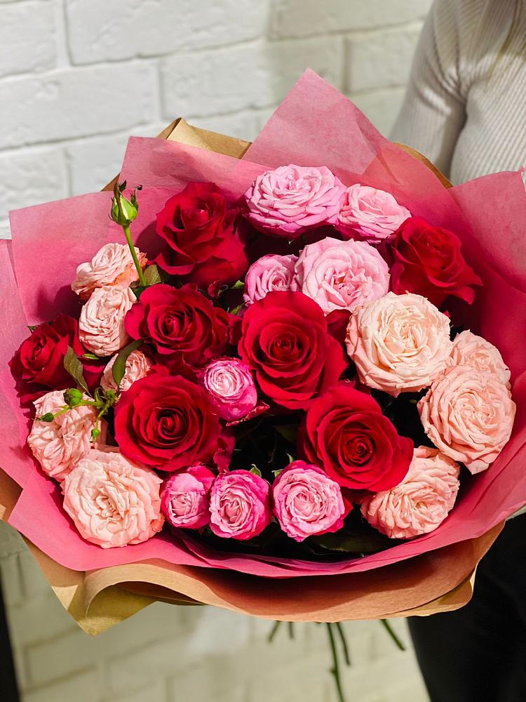 Букет цветов из: Розы в Авангард