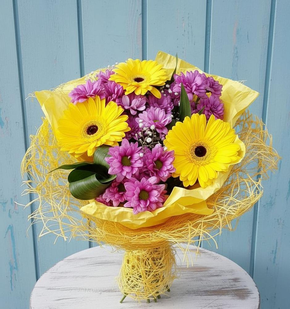 Букет цветов из: Хризантемы и Герберы в Авангард