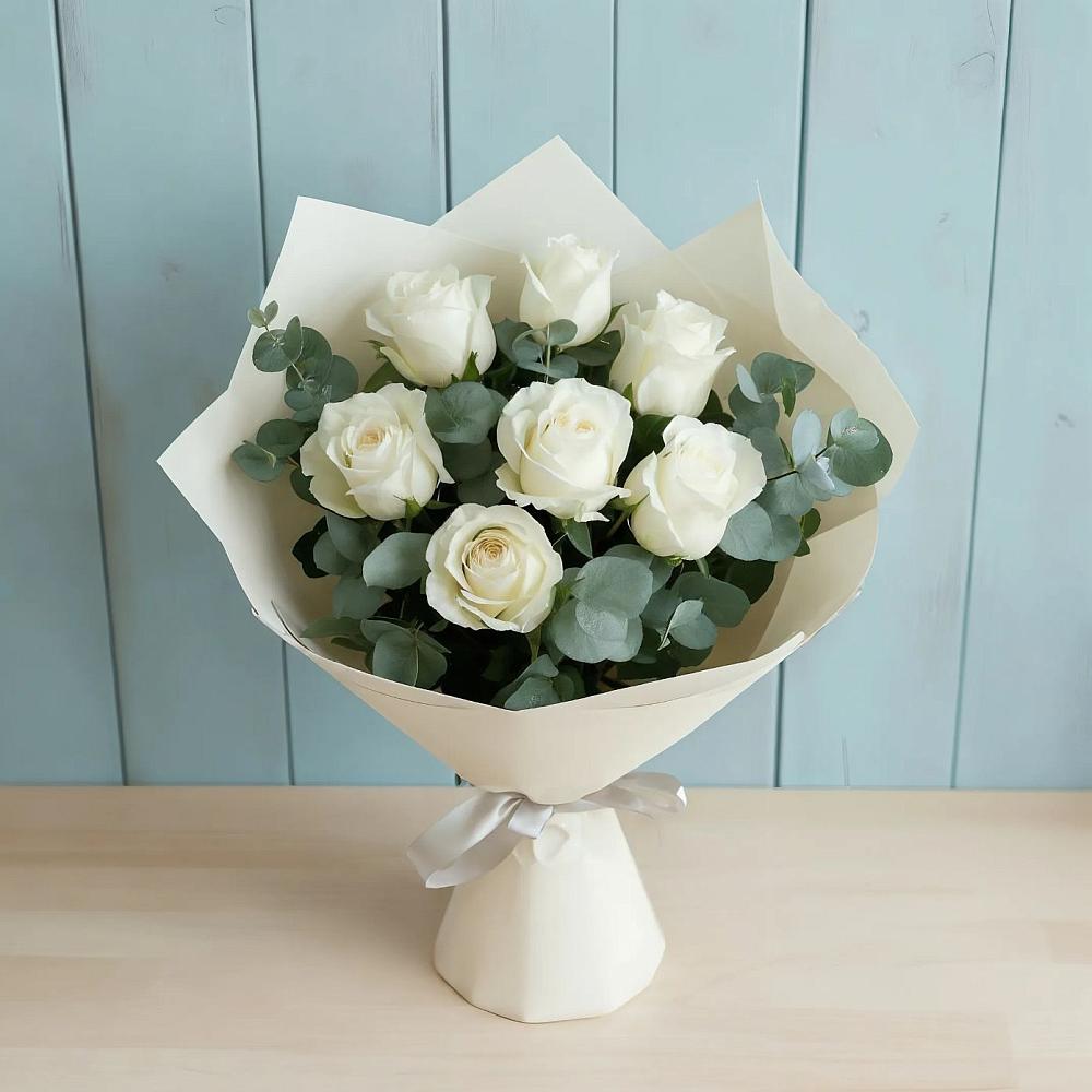 Букет Белые розы в Эвкалипте в Авангард