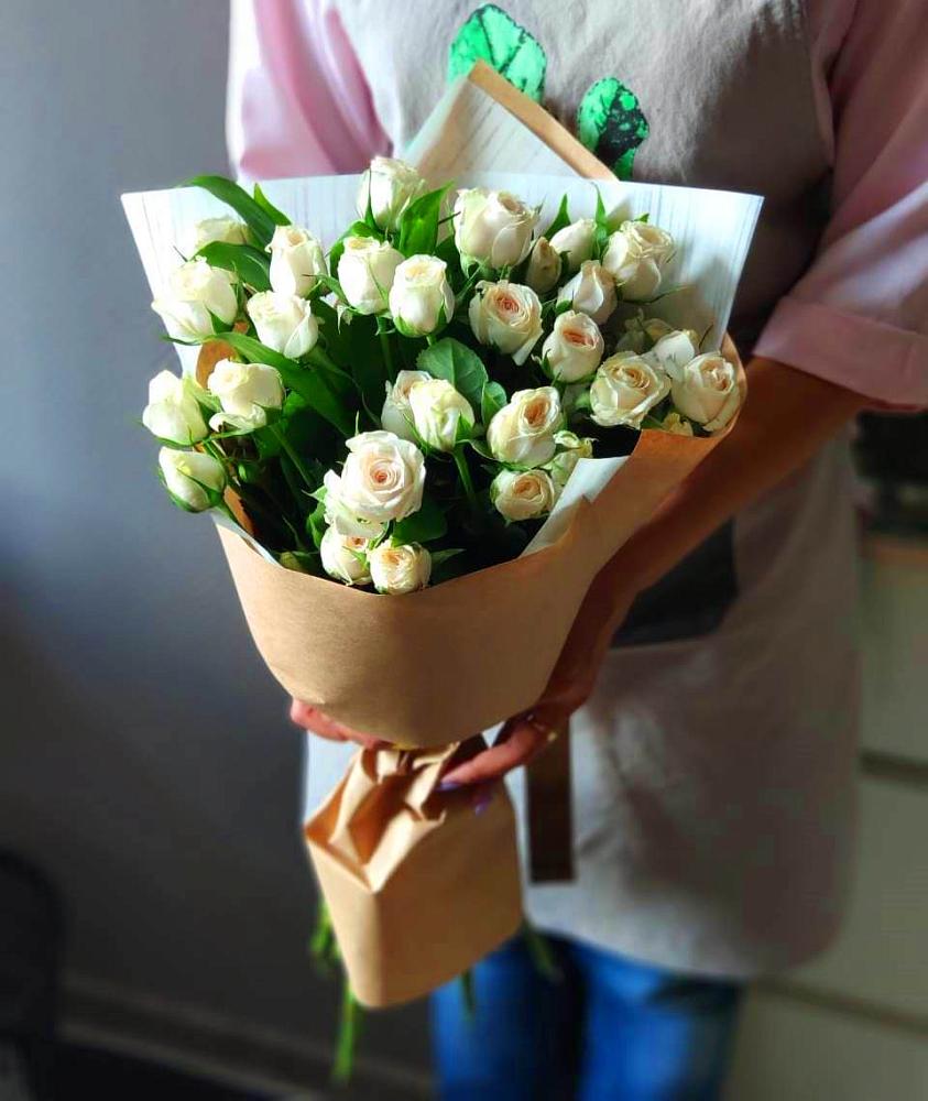 Букет цветов из: Розы в Авангард