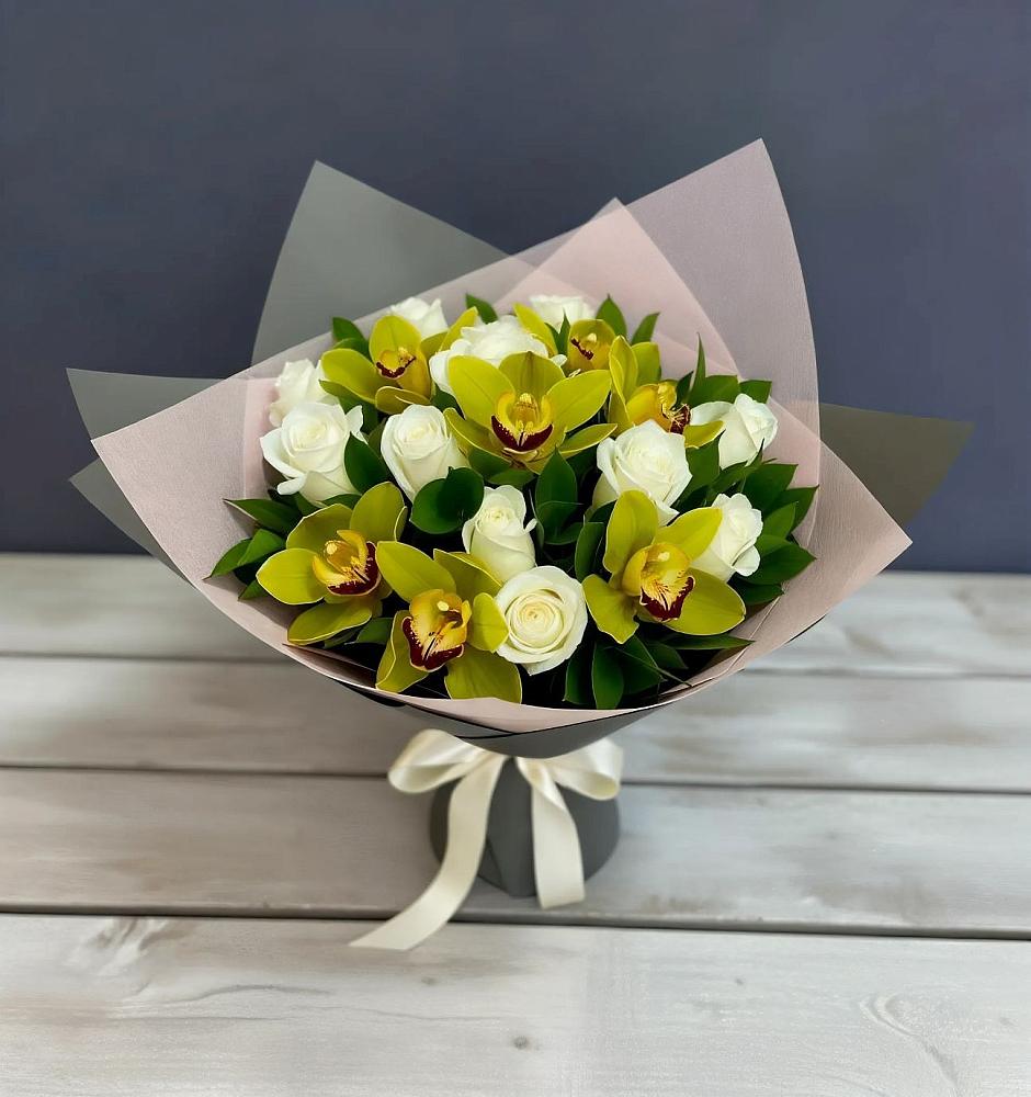 Букет цветов из: Орхидеи и Розы в Авангард