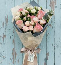Букет цветов из:  Розы в Авангард