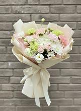 Букет цветов из:  Гвоздики, Розы, Лизиантусы и Хризантемы в Авангард