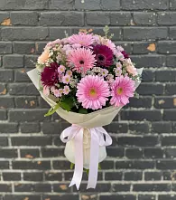 Букет цветов из:  Герберы и Хризантемы в Авангард