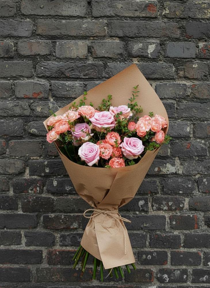 Букет цветов из: Розы в Авангард