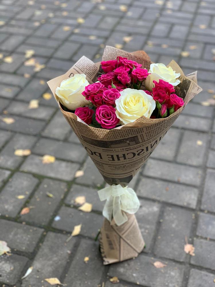 Букет цветов из: Розы в Авангард