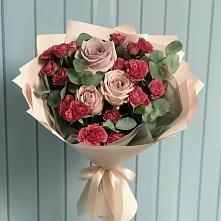 Букет цветов из:  Гвоздики и Розы в Авангард