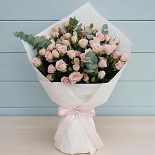 Букет цветов из:  Розы в Авангард