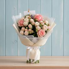 Букет цветов из:  Розы в Авангард