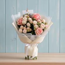 Букет цветов из:  Розы в Авангард