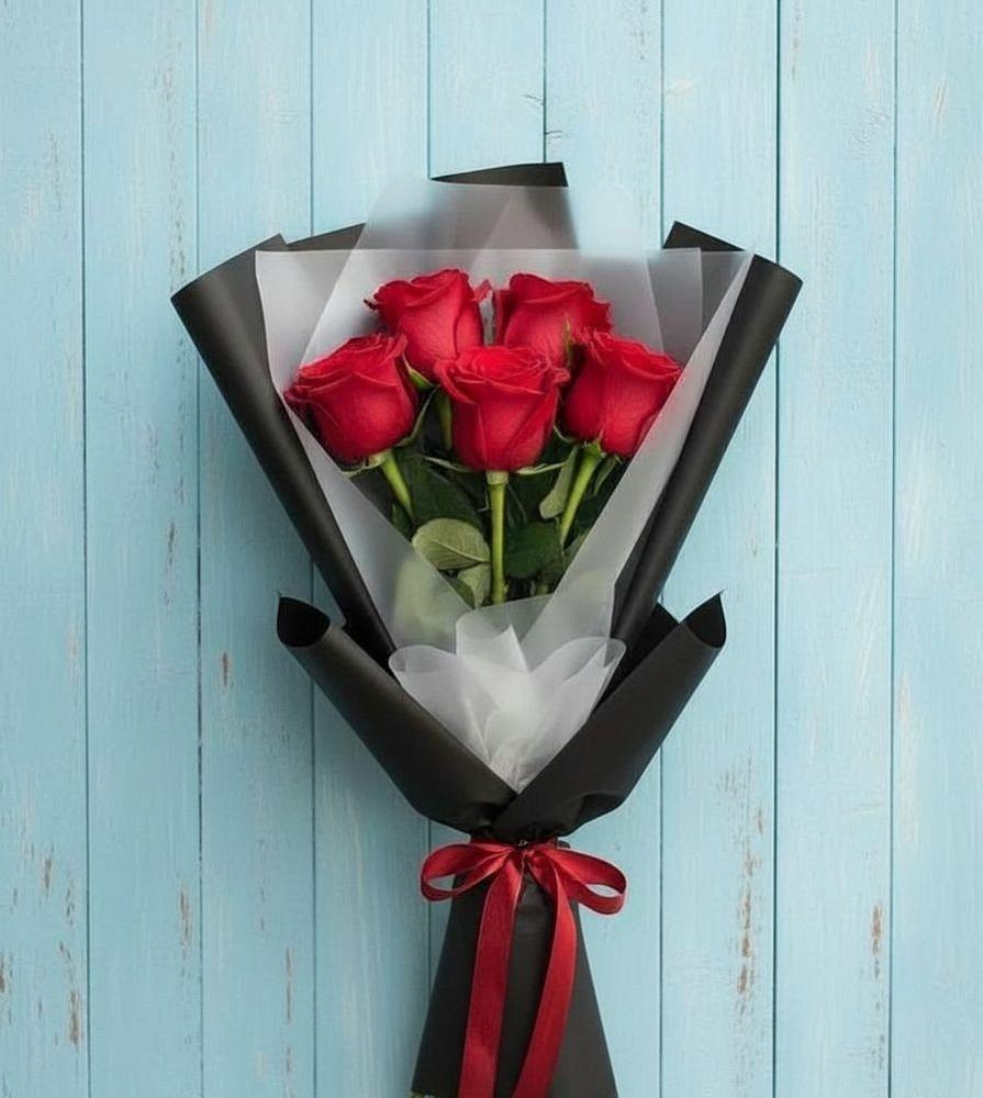 Букет цветов из: Розы в Авангард