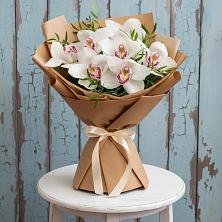 Букет цветов из:  Орхидеи и Розы в Авангард