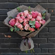 Букет цветов из:  Розы в Авангард