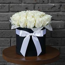 Цветочная композиция из Розы в шляпной коробке #REPLACE_PRED# Авангард