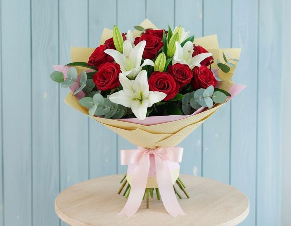 Букет цветов из: Лилии и Розы в Авангард
